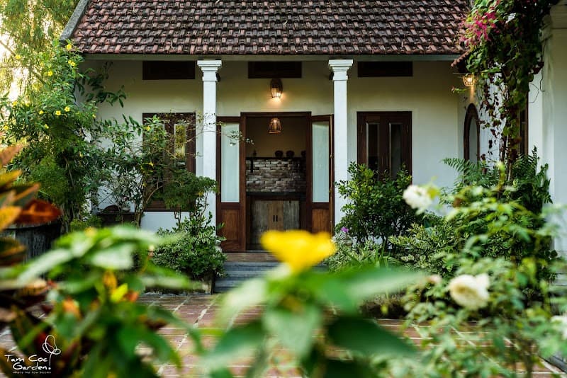 Tam Cốc Garden Resort (or similar garden-style eco-resort)