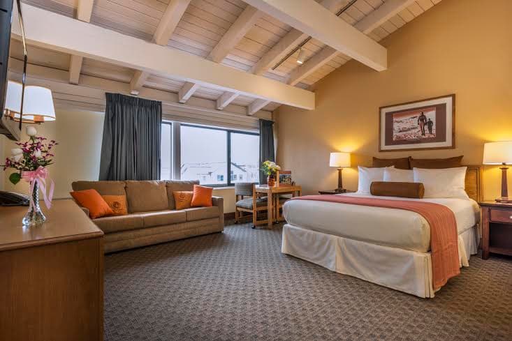 Tamarack Lodge