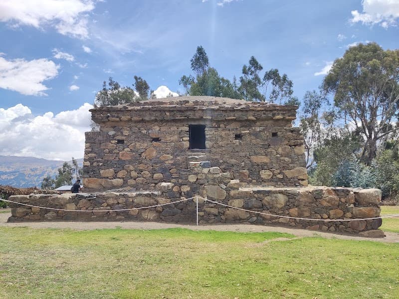 Templo de Wilcahuain Ruins