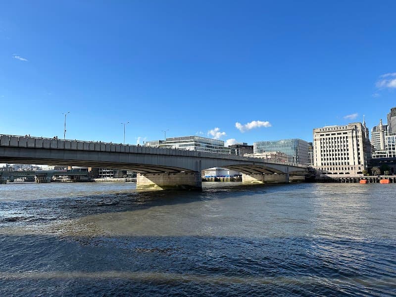 Thames Riverside Evening Walk to London Bridge