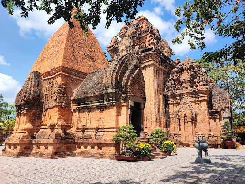 Thap Ba Restaurant