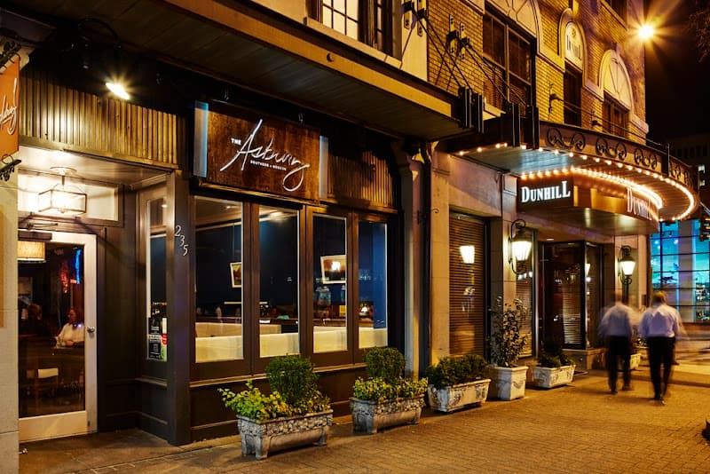 Queen City Thrills & Tastes: A Luxurious Week in Charlotte