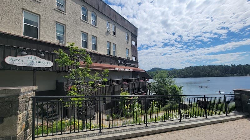 The Haus on Mirror Lake