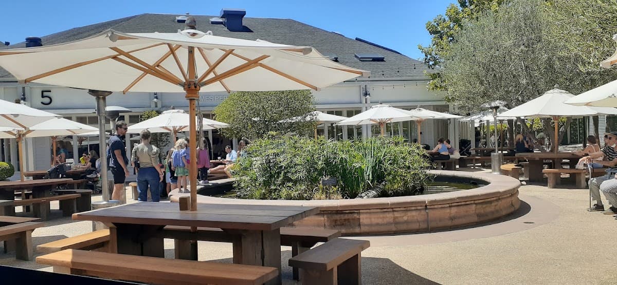 The Hub at Larkspur Landing