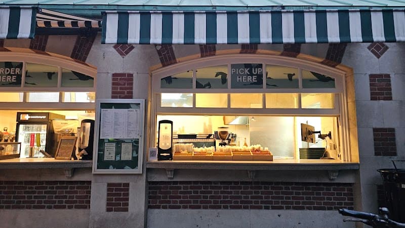 The Loeb Boathouse Express Café (Central Park)