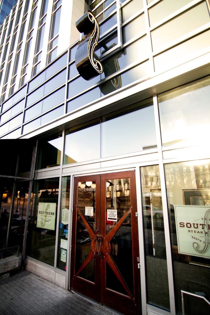 Nashville Romance with Music, Murals, and Green Escapes