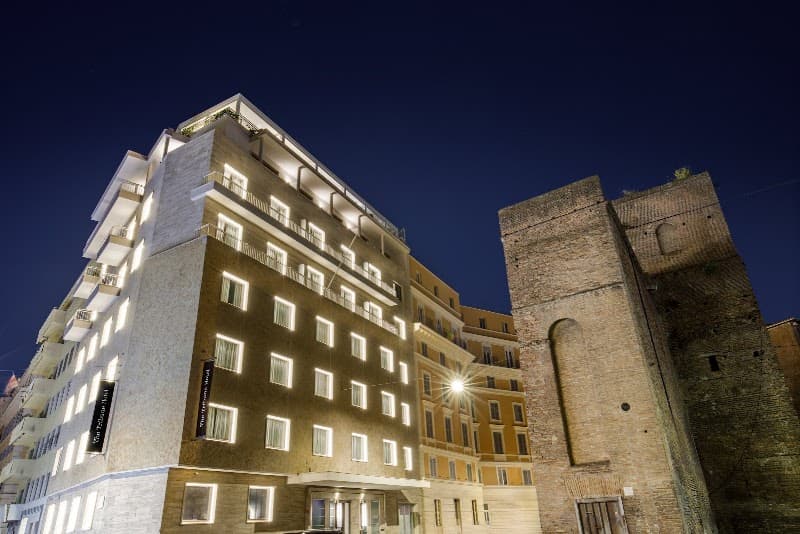 The Tribune Hotel