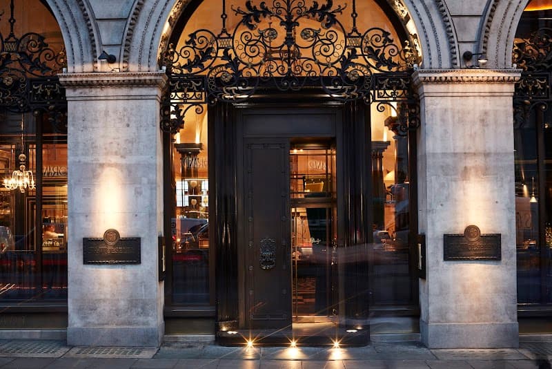 London Culture in Style: Bloomsbury, Westminster, and the South Bank