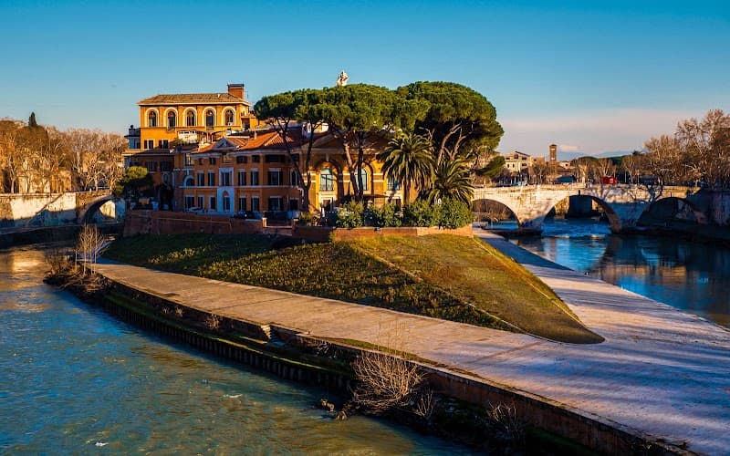 Tiber Island and Riverside Walk