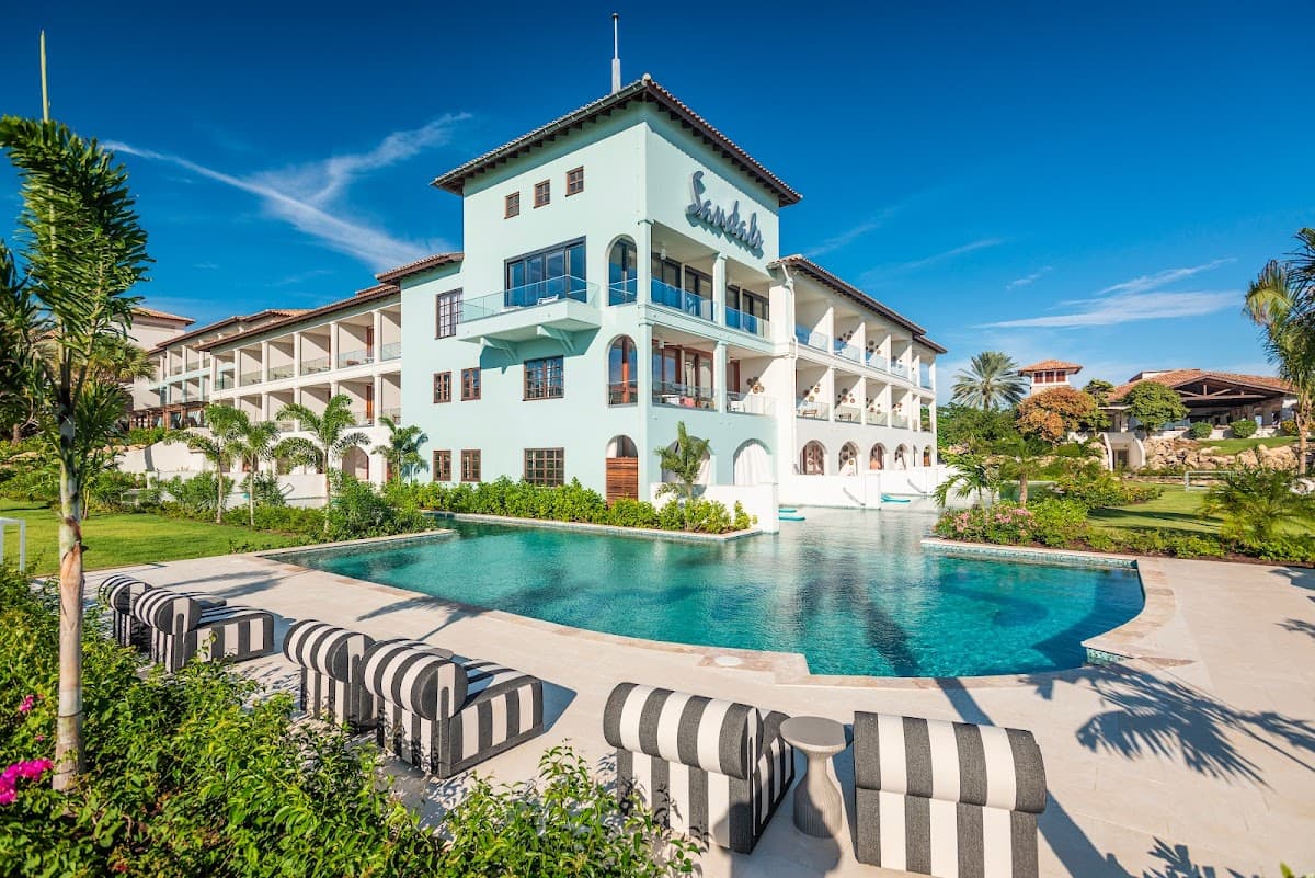 Tropical Bliss: 7-Day Curaçao Couples Escape