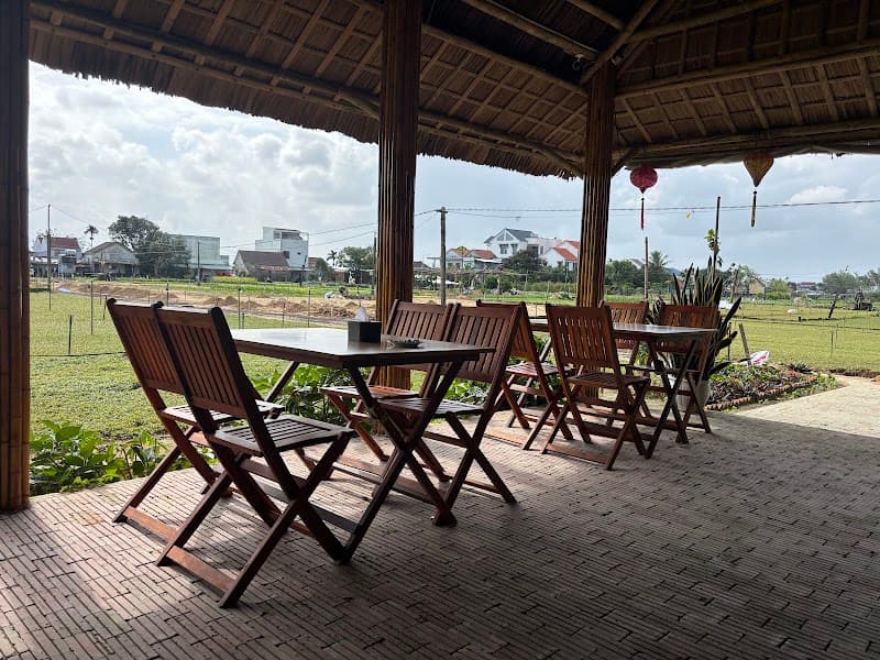 Tra Que Garden Restaurant