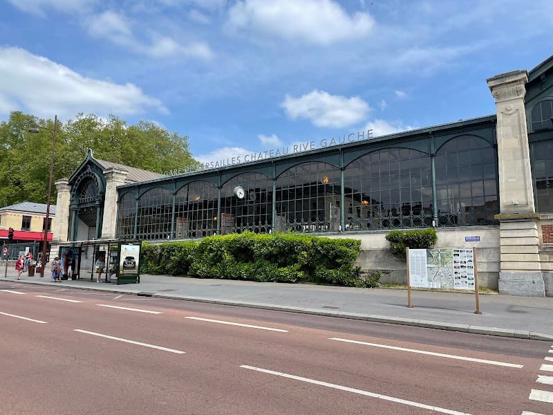 Train station café at Gare Versailles-Château