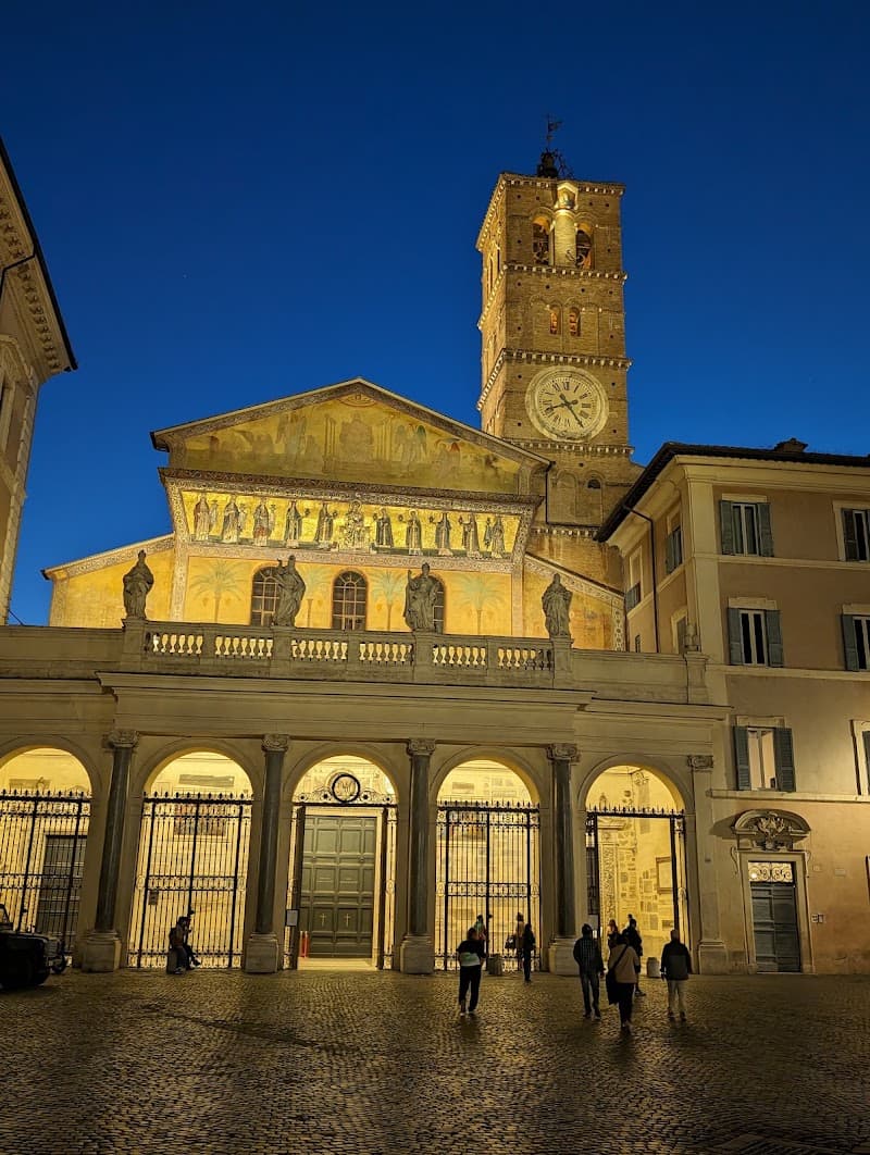 Trastevere Evening Walk & Basilica di Santa Maria in Trastevere