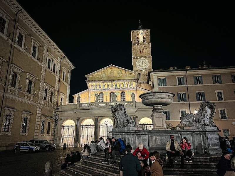 Trastevere Night Stroll & Piazza di Santa Maria