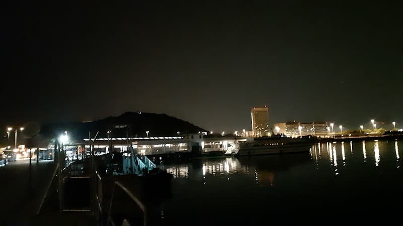 Tung Chung Waterfront Promenade Walk
