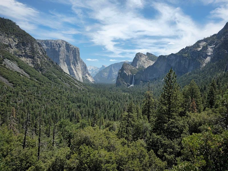 Tunnel View Scenic Overlook