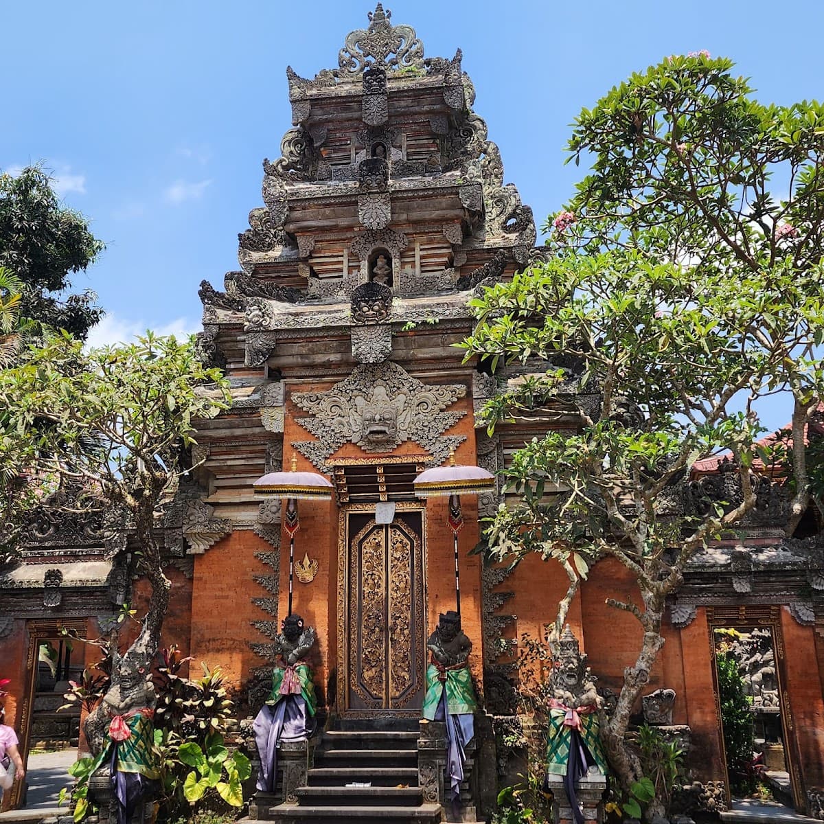 Ubud Palace (Puri Saren Agung) & Historic Walking Tour