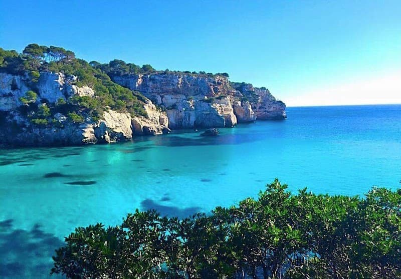 Soft-Start Day in Palma de Mallorca’s Tropical Bay