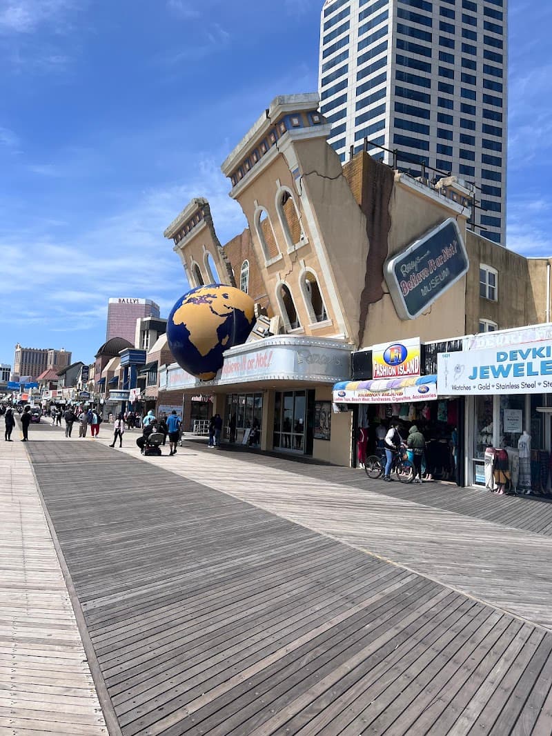 Atlantic City Boardwalk Stroll