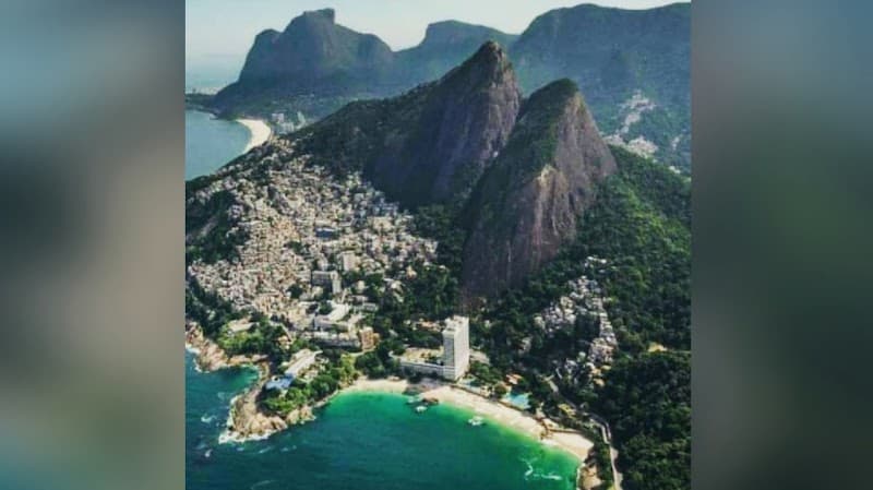 Vidigal Favela & Two Brothers (Morro Dois Irmãos) Guided Hike