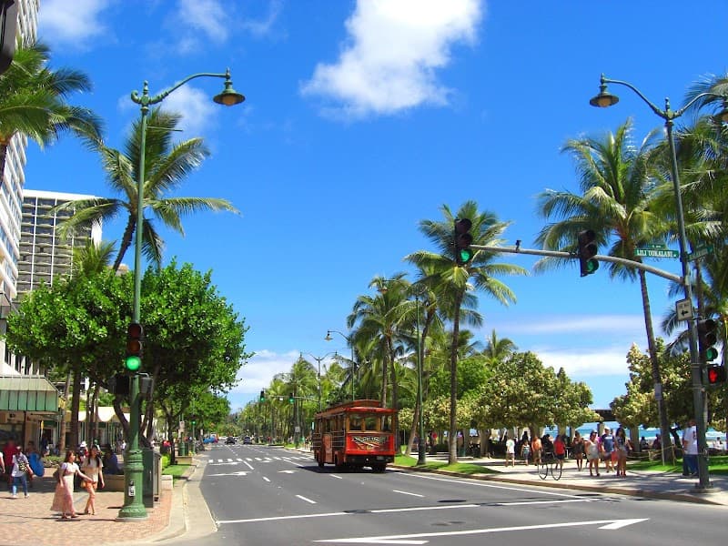Waikiki Beach Sunset Walk (Kalākaua Avenue Promenade)