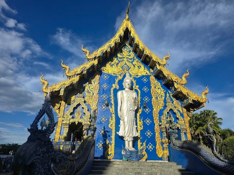 Wat Rong Suea Ten (Blue Temple)
