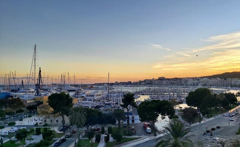 Waterfront Walk: Santa Catalina to Port de Palma