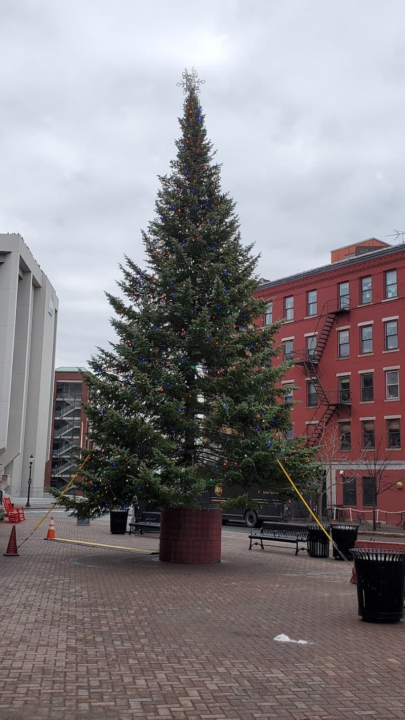 West Market Square & Downtown Stroll