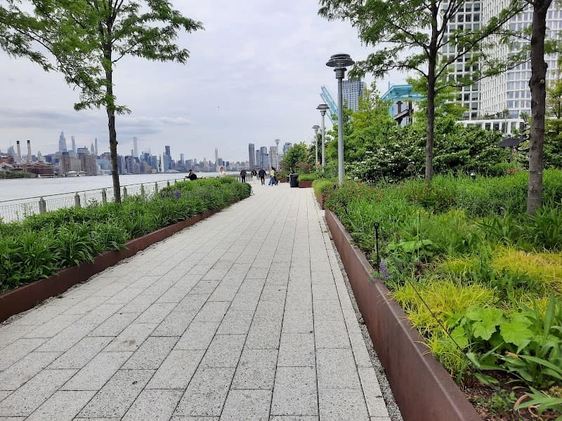 Williamsburg Waterfront & Streets