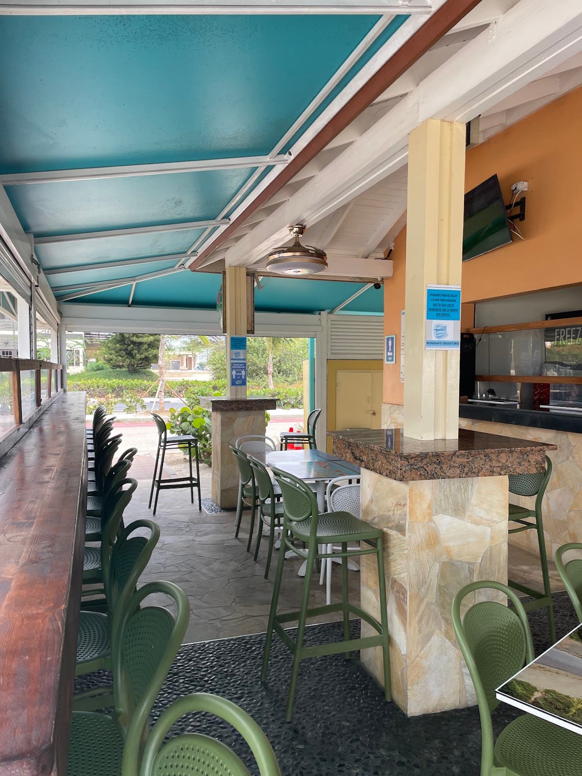 Winston's Beach Bar